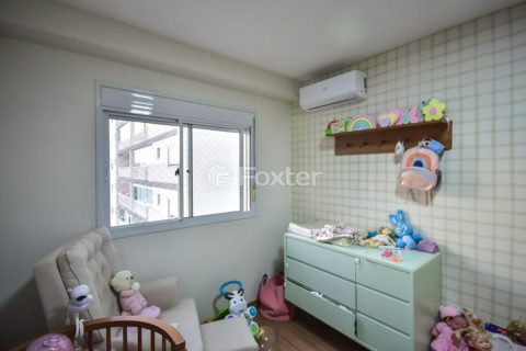 Image 8 - 1011675