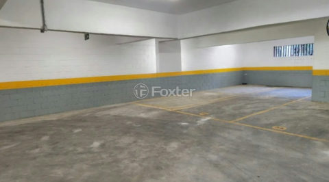 Image 4 - 1011683
