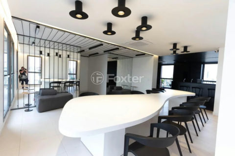 Image 21 - 1011745