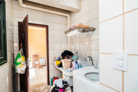 Image 28 - 1011761