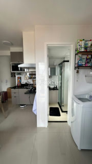 Image 7 - 1011780