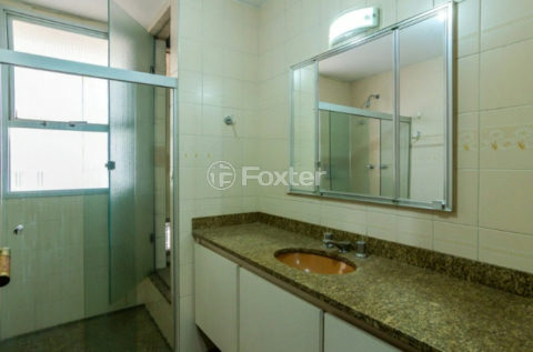 Image 7 - 1011852