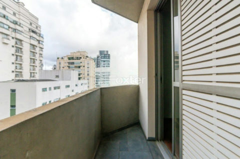 Image 19 - 1011852