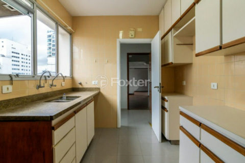 Image 25 - 1011852