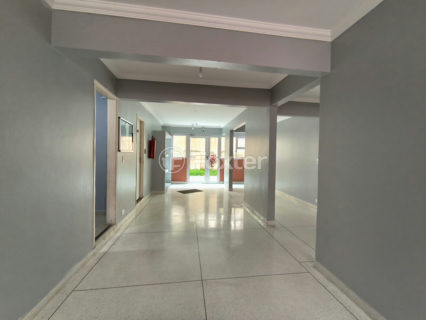Image 14 - 1011860