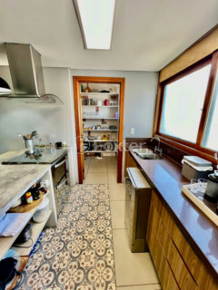 Image 36 - 1011874