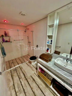 Image 30 - 1011874