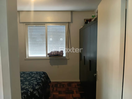 Image 8 - 1011910