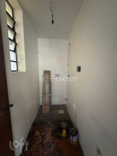 Image 34 - 1011920