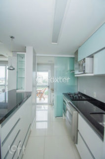 Image 6 - 1011930