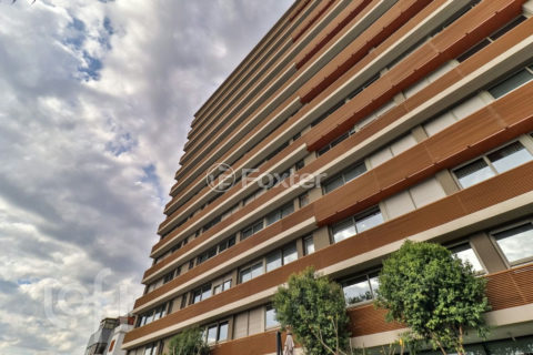Image 32 - 1011933