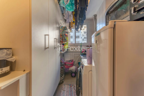 Image 20 - 1011934