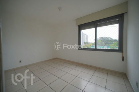 Image 16 - 1011960