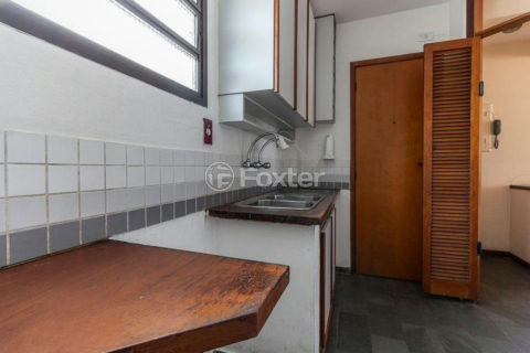 Image 7 - 1011992