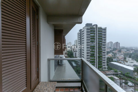 Image 11 - 1012062