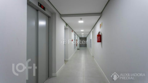 Image 17 - 1012099