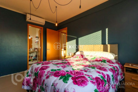 Image 12 - 1012101