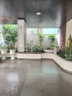 Image 4 - 1012158