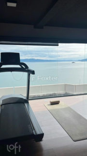 Image 42 - 1012186