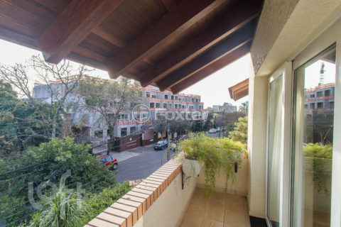 Image 37 - 1012187