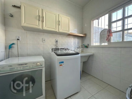 Image 38 - 1012323