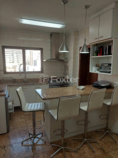 Image 8 - 1012399