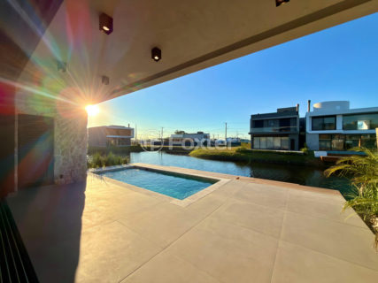 Image 13 - 1012593