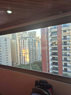 Image 53 - 1012649