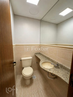 Image 4 - 1012696