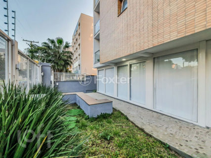 Image 38 - 1012858
