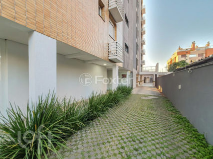 Image 39 - 1012858