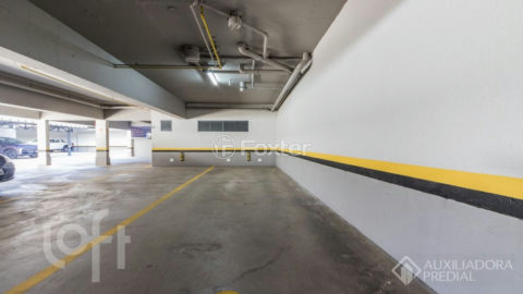 Image 37 - 1012868