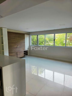Image 21 - 1012873
