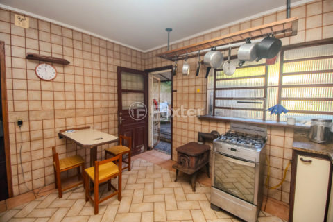 Image 37 - 1012876