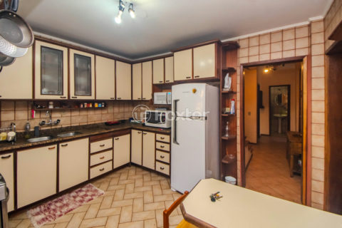 Image 33 - 1012876