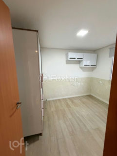 Image 4 - 1012930