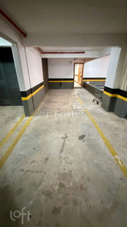 Image 32 - 1012938
