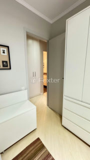 Image 6 - 1012939