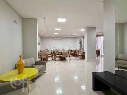 Image 38 - 1012950