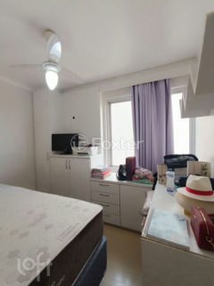 Image 21 - 1012981