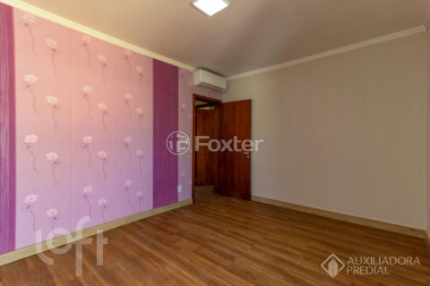 Image 25 - 1012983