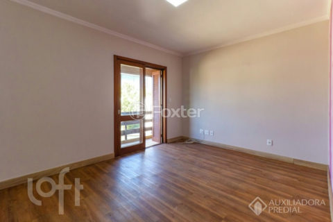 Image 28 - 1012983