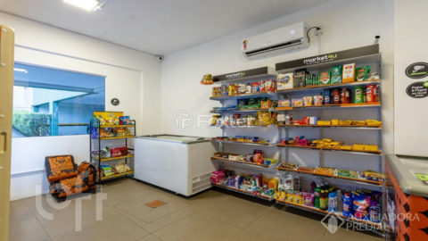 Image 37 - 1012997