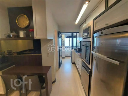 Image 22 - 1013124