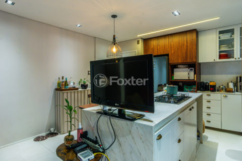 Image 17 - 1013212
