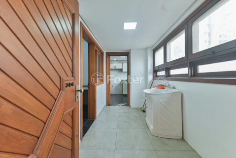 Image 32 - 1013279