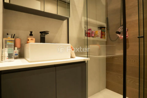 Image 10 - 1013300