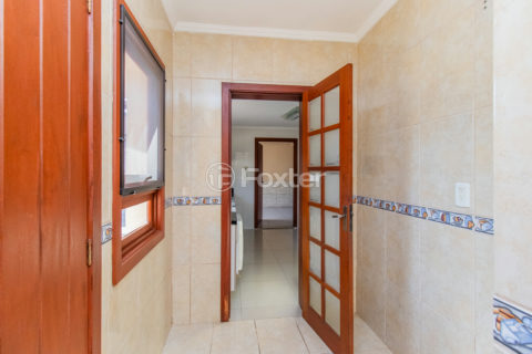 Image 38 - 1013329