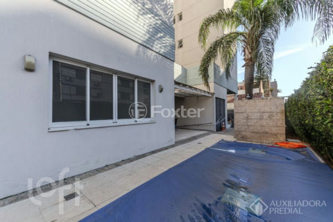 Image 40 - 1013761