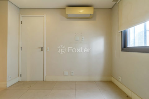 Image 11 - 1013866